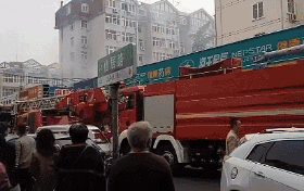 突發(fā)！青島一居民樓發(fā)生爆燃！已造1人死亡，7人受傷！3公里外有震感…