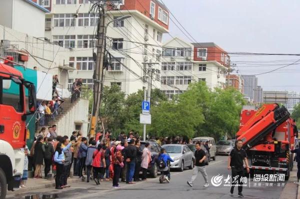 突發(fā)！青島一居民樓發(fā)生爆燃！已造1人死亡，7人受傷！3公里外有震感…